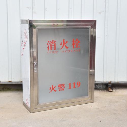 供应各类消防器材 消火栓箱 玻璃门耐用 不锈钢材质